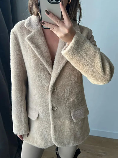 Schicke Plüschjacke für Frauen