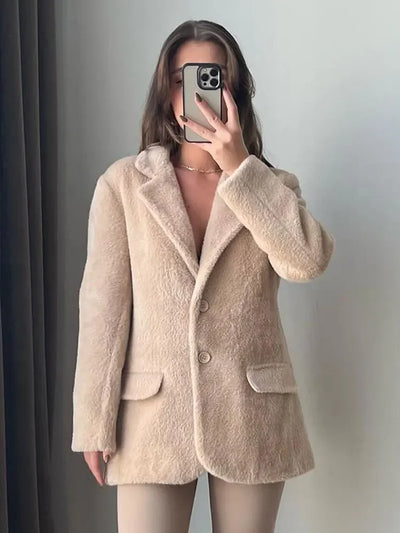 Schicke Plüschjacke für Frauen