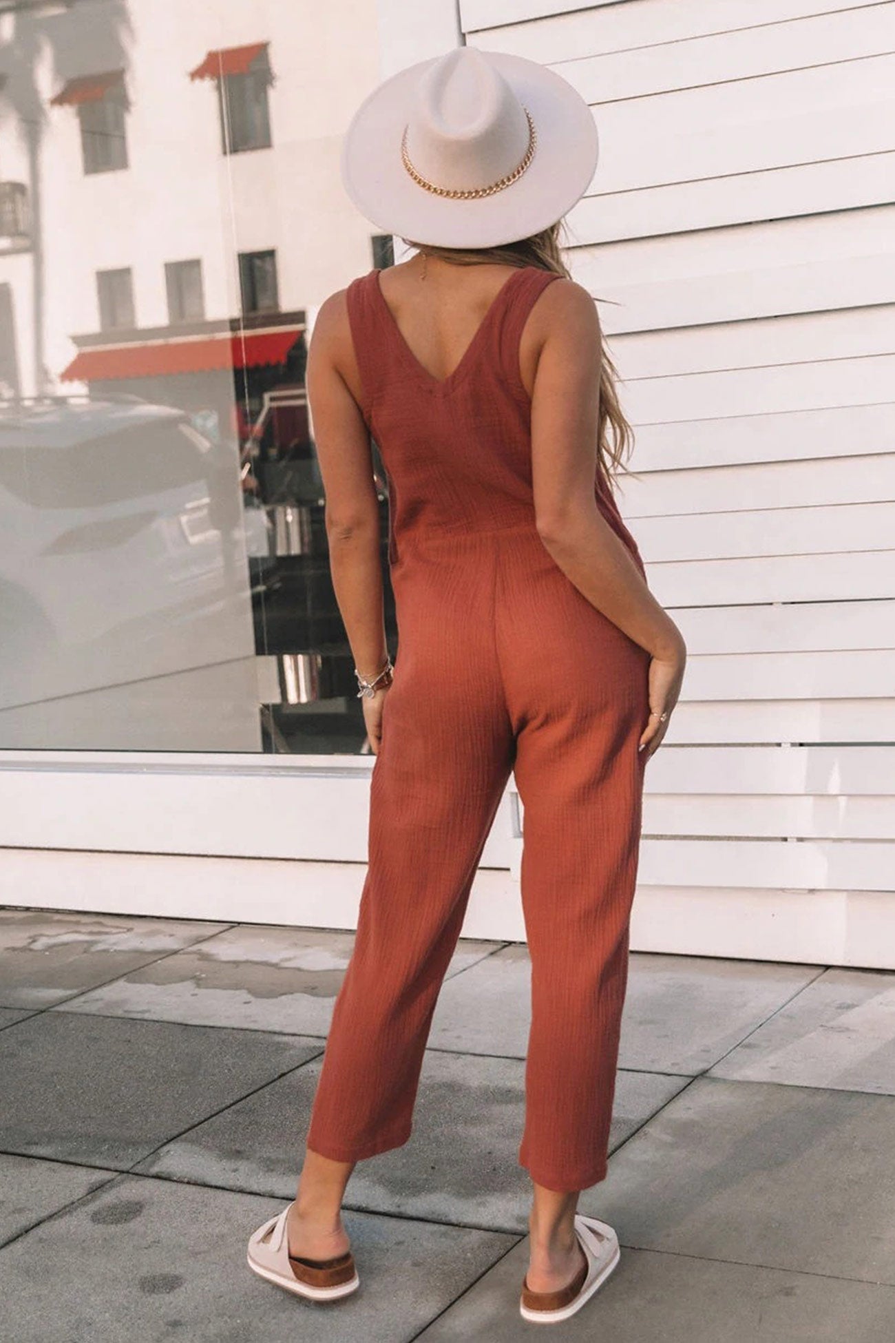 Ärmelloser Jumpsuit mit Knopfleiste und Hoher Taille