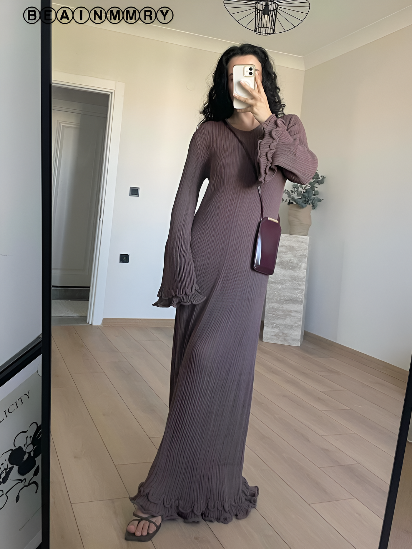 Edda | Elegantes Weißes Strickkleid mit Volant-Saum