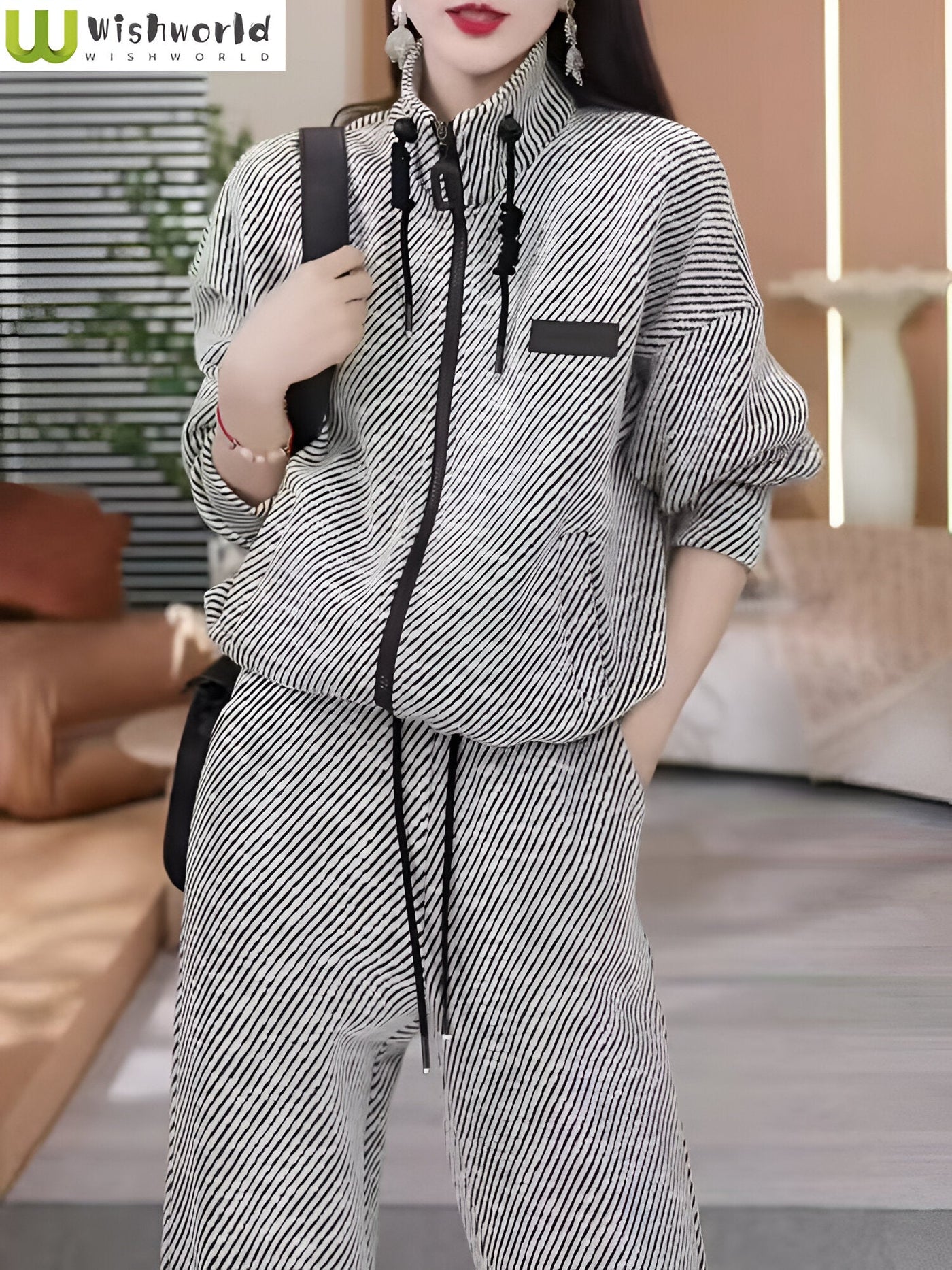 Adina | Müheloser Stil mit einem auffälligen Streifen-Design