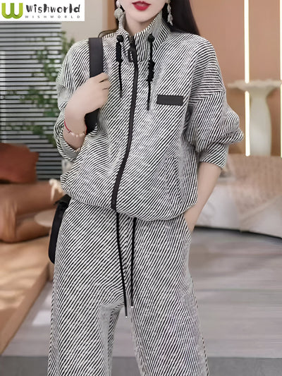 Adina | Müheloser Stil mit einem auffälligen Streifen-Design