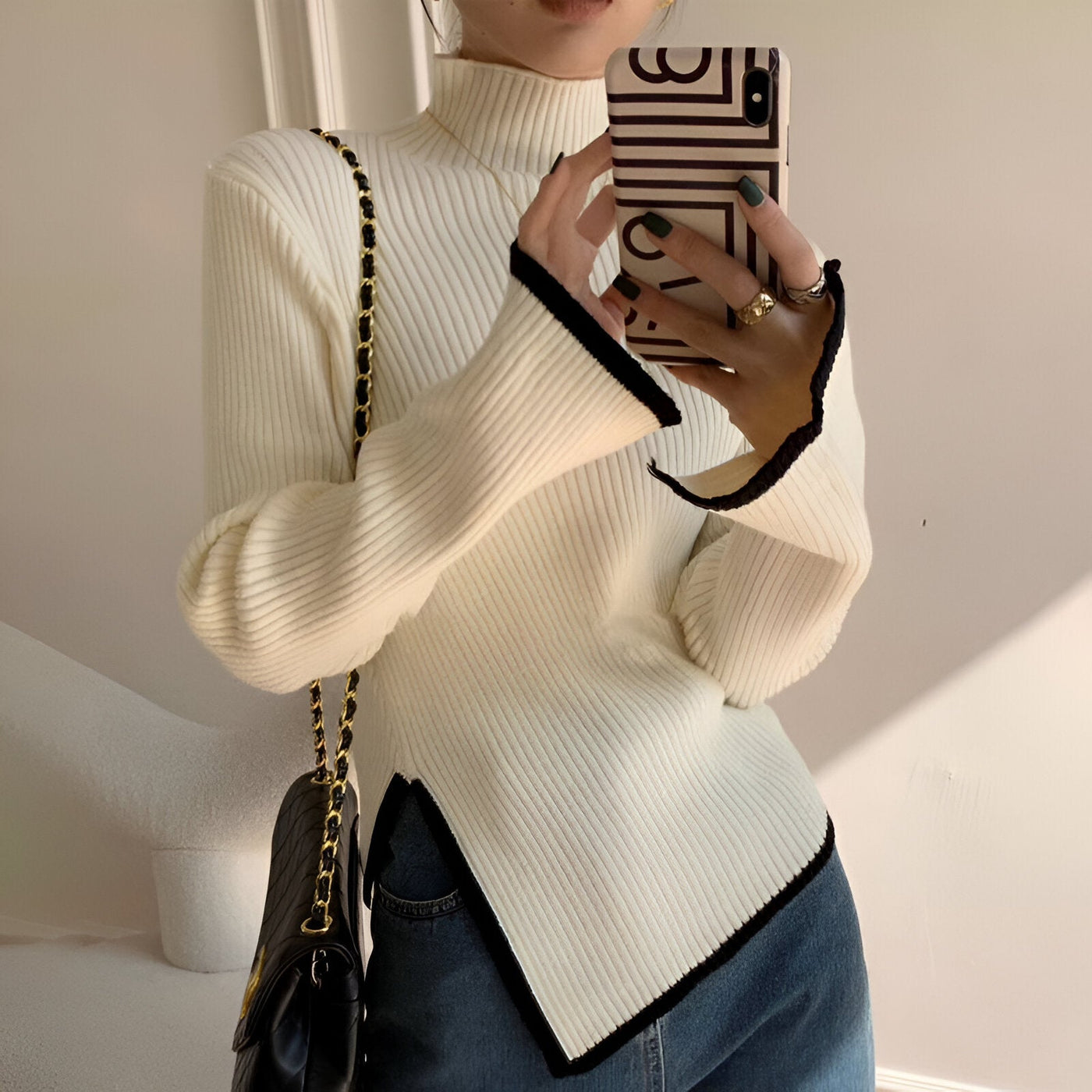 Désirée | Rollkragenpullover für Frauen mit langen, ausgestellten Ärmeln