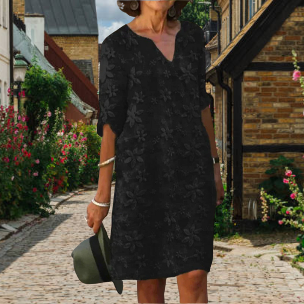 Elegantes Damenkleid mit femininer Silhouette