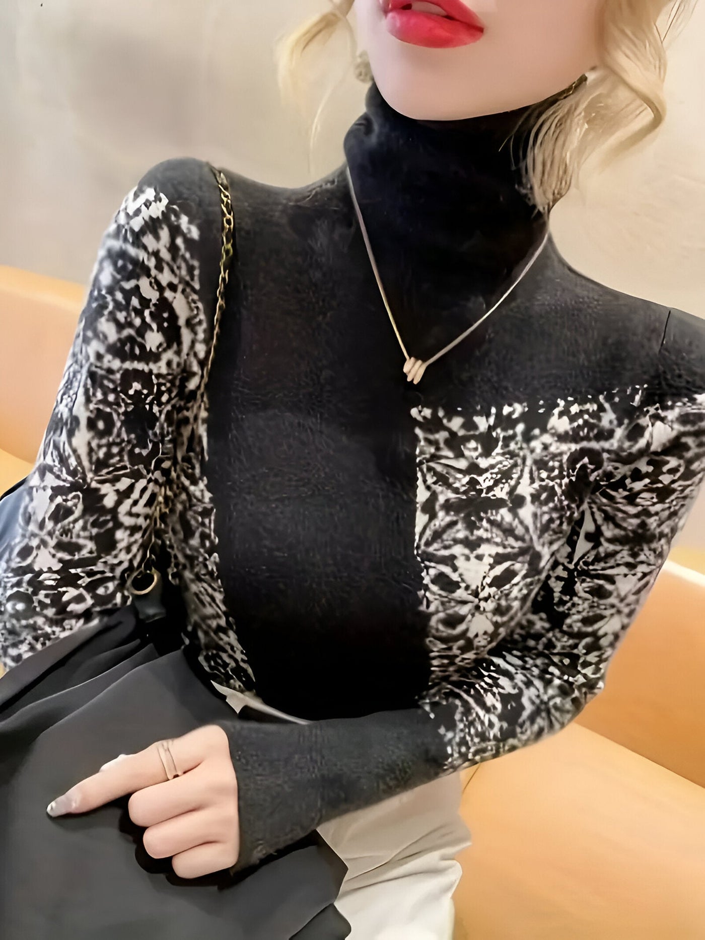 Klee | Eleganter Pullover mit hohem Halsausschnitt für Frauen