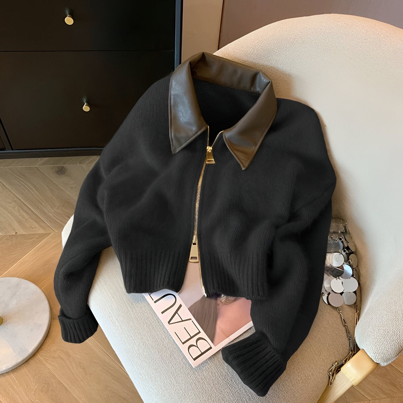 Elvira | Trendiger Strickpullover mit geteilter Lederkragen