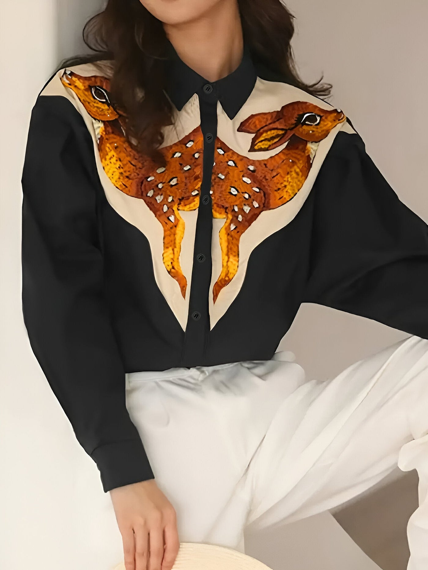 Mathildis | Elegantes Sika-Hirsch Digitaldruck-Top