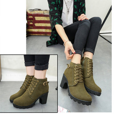 Mandy – Chunky Blockabsatz Stiefeletten mit Schnalle
