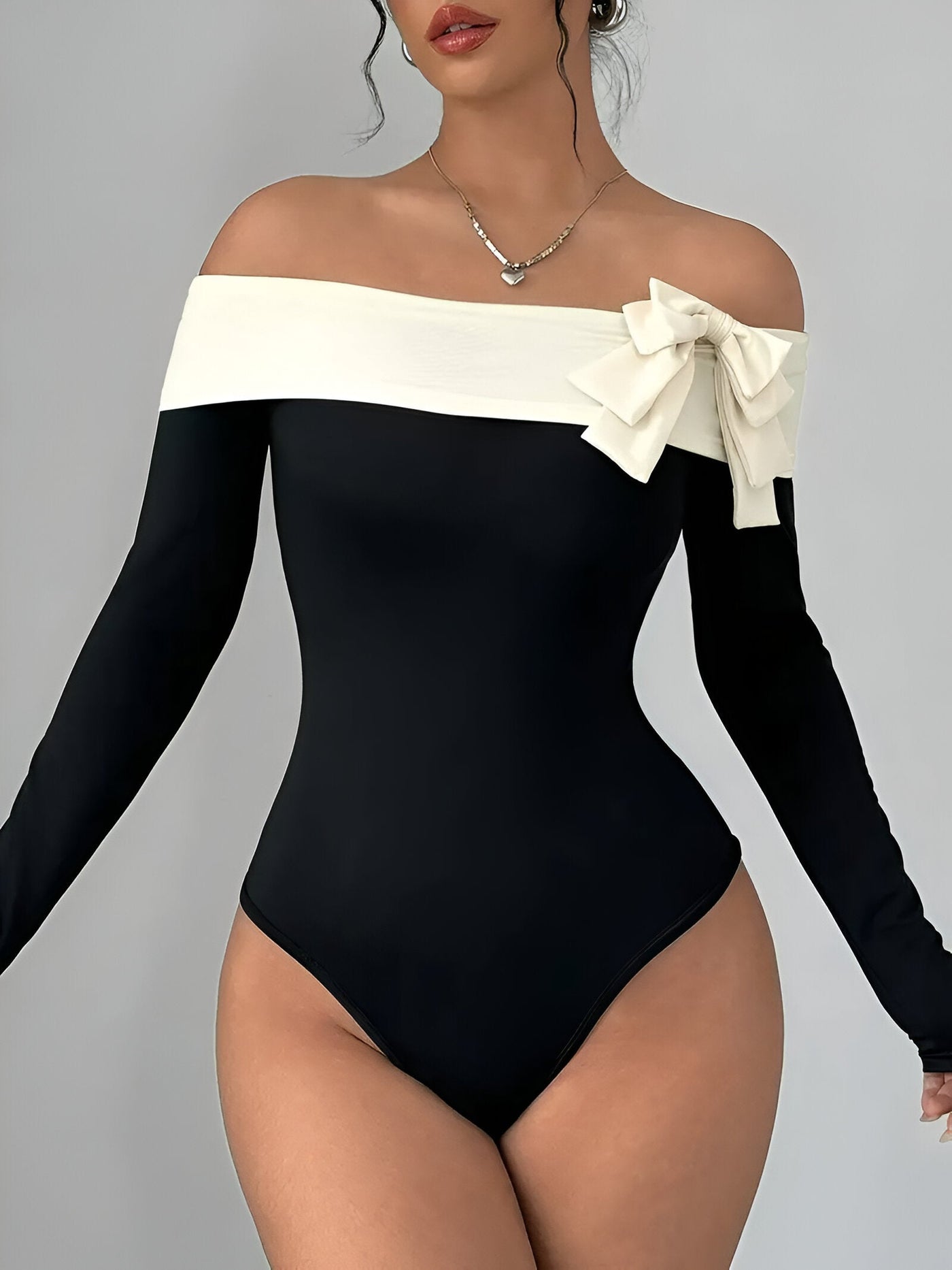 Marina | Schickes Off-Shoulder Bodysuit mit Schleifen-Detail