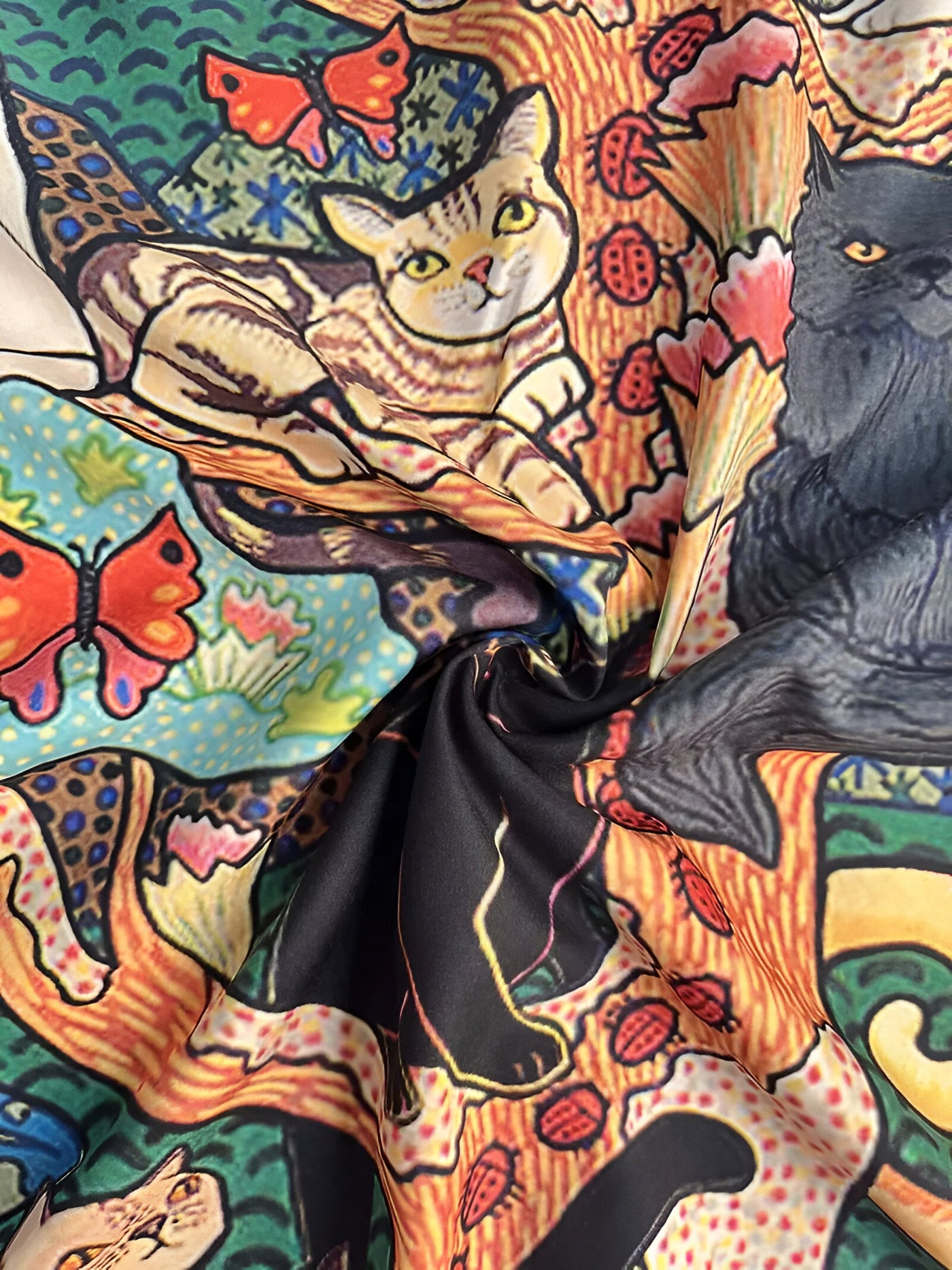 Noemia | Verspieltes & Farbenfrohes Katzen- und Schmetterlings-Top