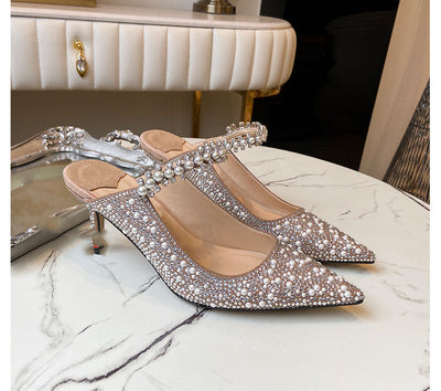 Jessie – Spitzenschuhe mit Strass und Perlen