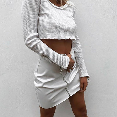 Jennifer – Kurzrock mit Ringreißverschluss aus hochwertigem glänzendem veganem Leder