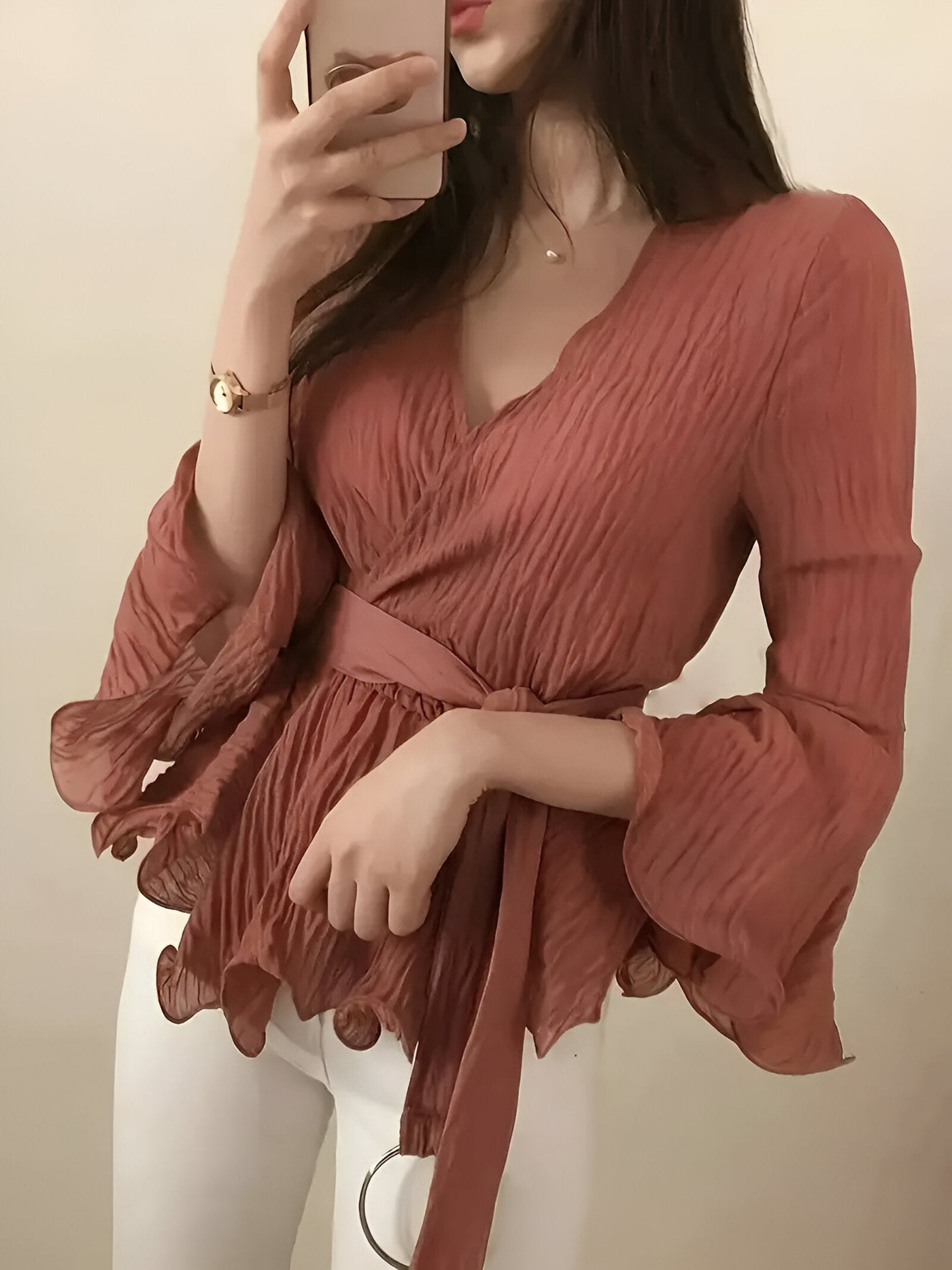 Mais | Elegante V-Ausschnitt-Bluse mit Schleife und Rüschen