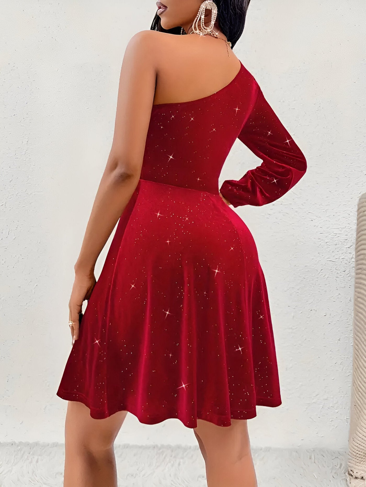 Maja | Elegantes One-Shoulder Ruffle Hem Kleid