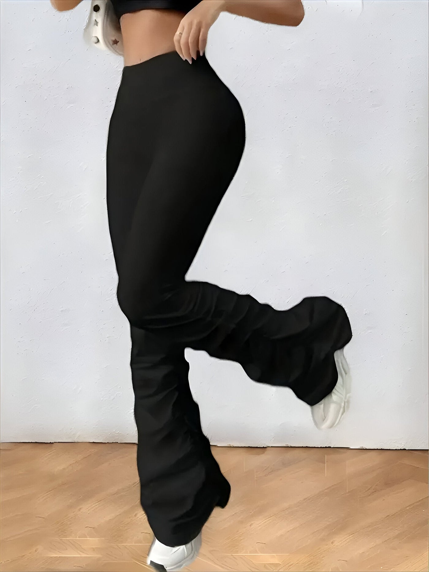 Rebecca | Trendige High-Waist Flared Pants für einen mühelosen Stil