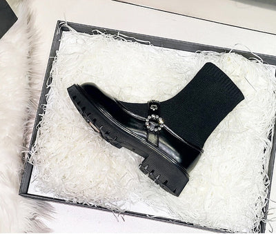 Tanya – Dicksohlige Damen Sockenstiefel im Martin-Stil