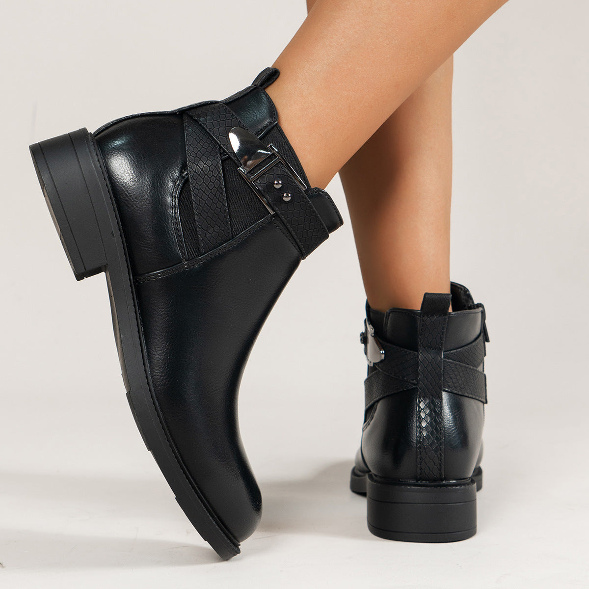 Ann – Schwarze Damen-Chelsea-Boots mit Seitlichem Reißverschluss und Schnalle