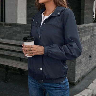 Outdoor-Regenjacke mit Kapuze für Frauen
