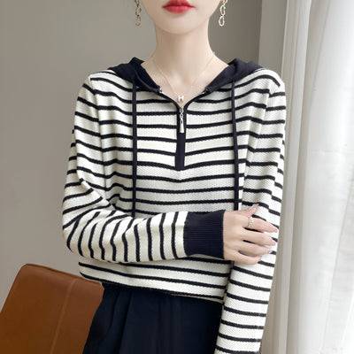 Annika | Gemütlicher und Schicker Gestreifter Strick-Cape-Pullover