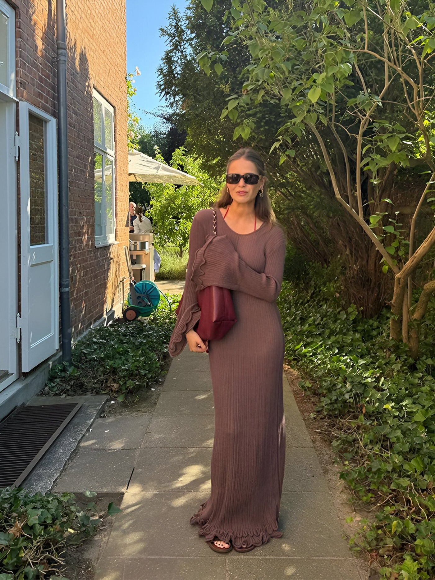 Edda | Elegantes Weißes Strickkleid mit Volant-Saum