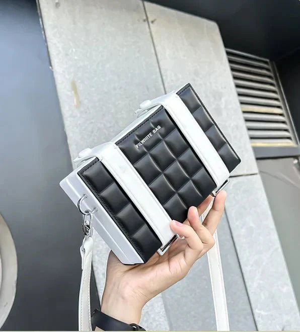 Blake Box-förmige Umhängetasche für Damen – Orianeis