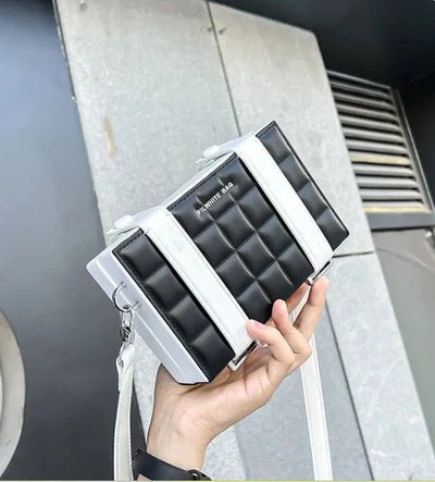 Blake Box-förmige Umhängetasche für Damen – Orianeis