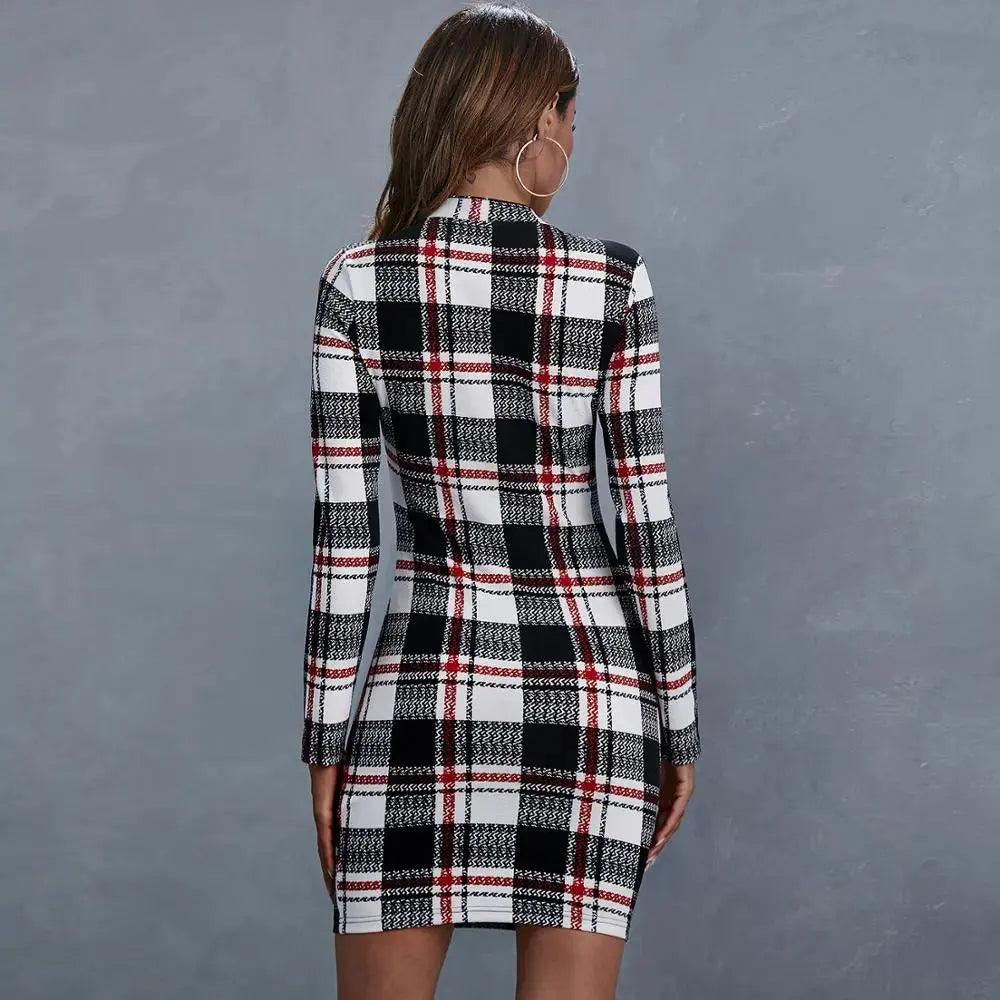 Kariertes Kleid – Kurvenbetontes Design