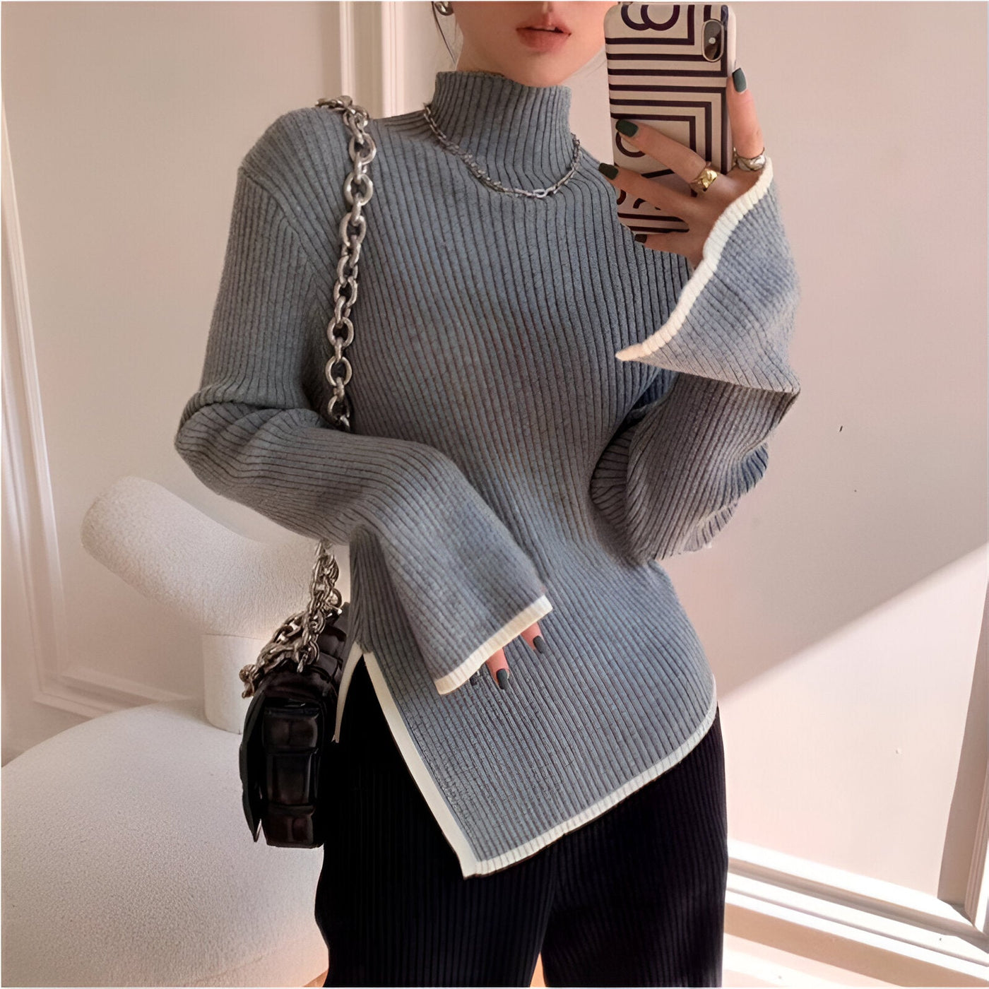 Désirée | Rollkragenpullover für Frauen mit langen, ausgestellten Ärmeln