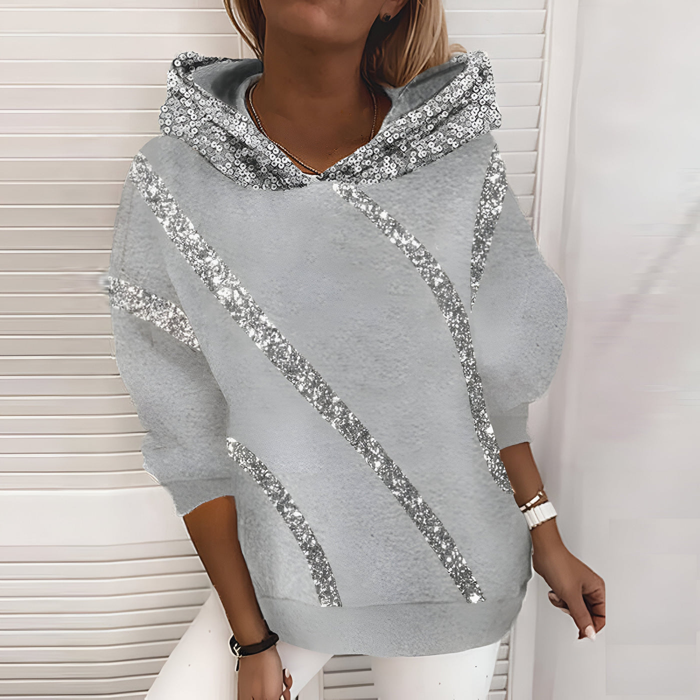 Nikita | Trendige Oversized Hoodie mit Pailletten-Print